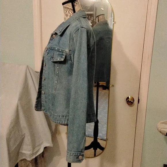 Women's EUC Typhoons med blue denin jacket w/ rhinestone detail Sz Medium - Picture 4 of 6